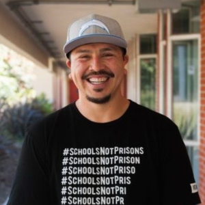 Headshot of Juan Flores